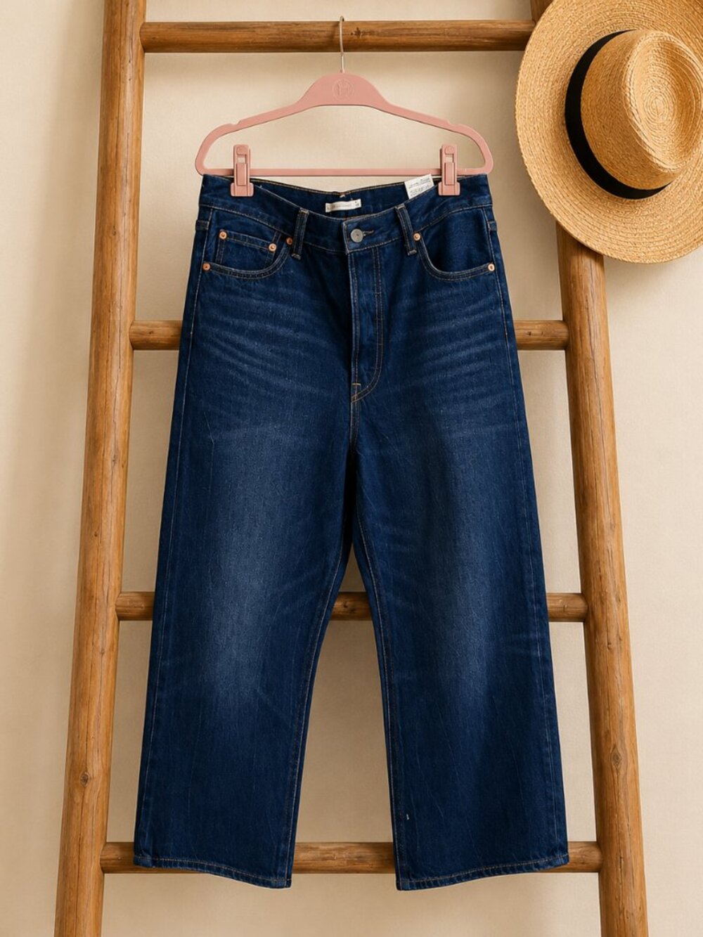 Levi’s Premium Ribcage Straight Ankle Jeans Dark Wash Size 31